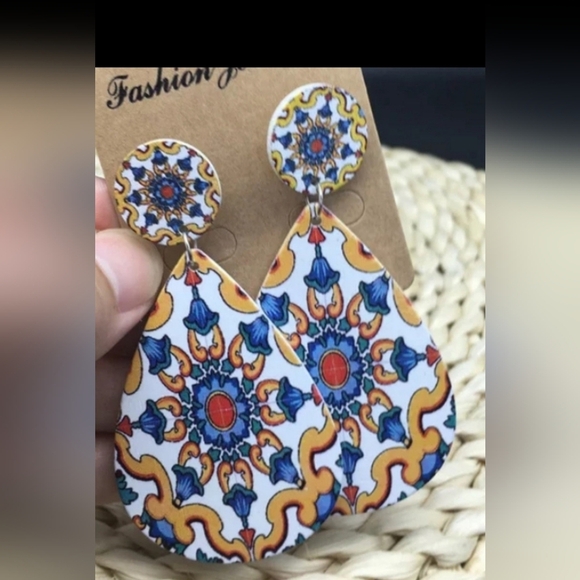 NWOT Big Colorful Wooden Fashion Earrings#2 - Picture 1 of 1